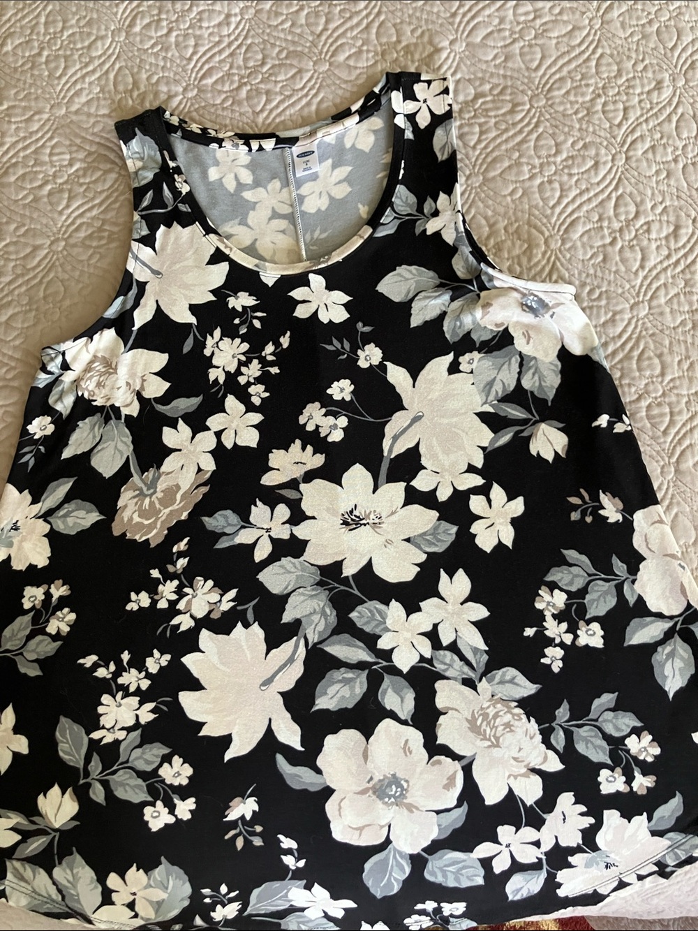 Old Navy Luxe Tank size S in black, white and cream floral print